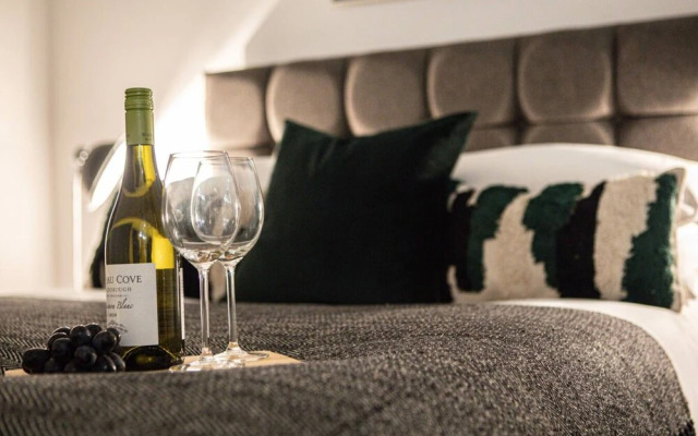 The City Chic Boutique Apartments