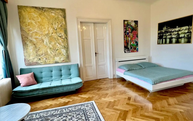 Historical 150 m2 Wenceslas square apartment