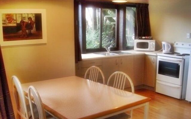 Woodlands Motels and Apartments