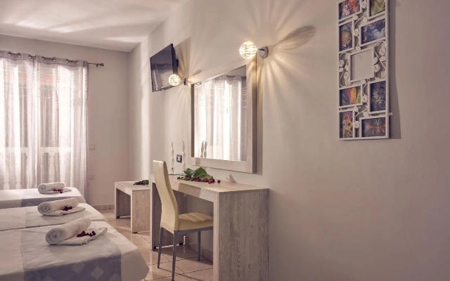 Savvas De Val Hotel