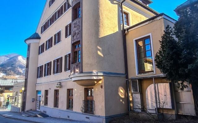 Post Residence Apartments 4B Incl Summer Card