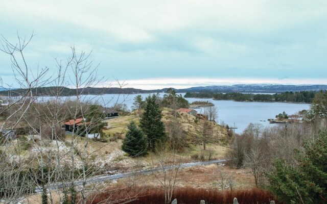 Stunning Home in Blomsterdalen With 3 Bedrooms and Wifi