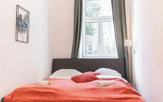 Basic 2BR Apt Near Westbahnhof