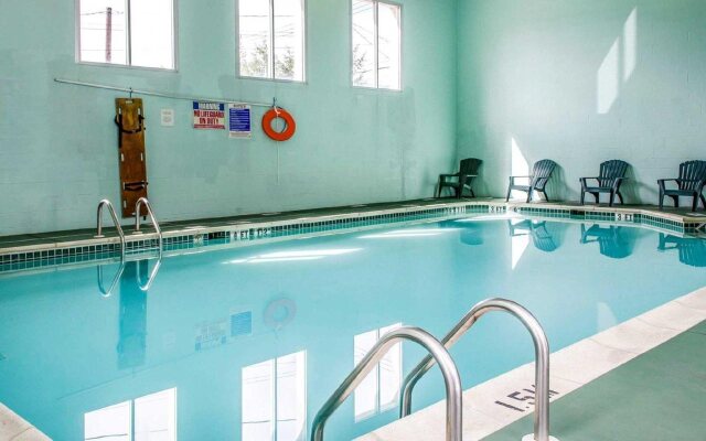 Rodeway Inn & Suites