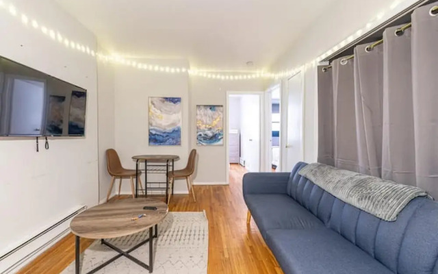 Lovely 2 Bedroom Cozy Monthly Apartment, New York