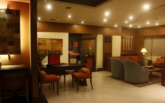 Herald Suites Solana