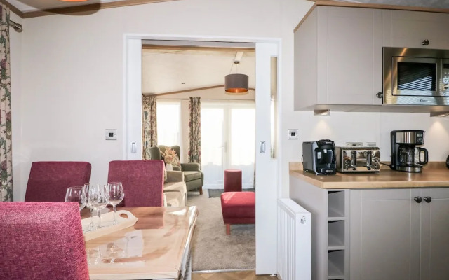 Chichester Lakeside Holiday Park