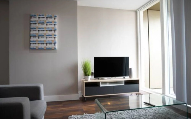 OnPoint -Spacious 2 Bedroom Apt With Parking/Balcony