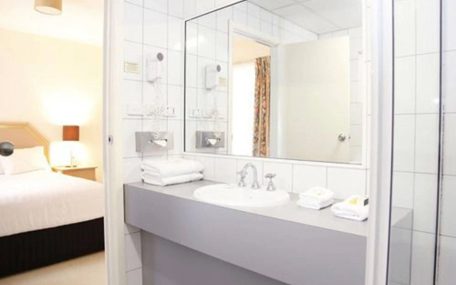 Eltham Gateway Hotel
