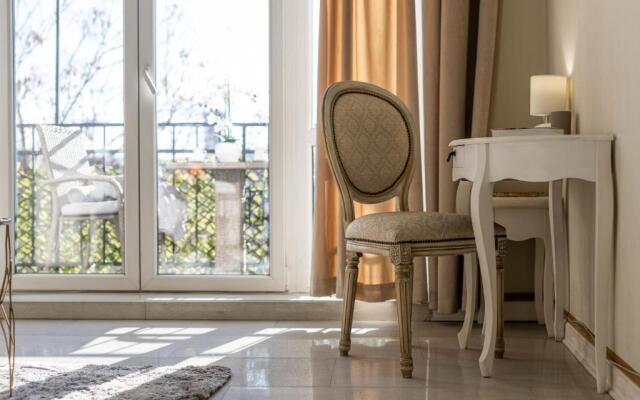 Max Luxury Apartments