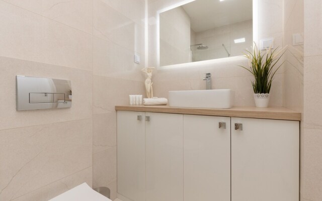 Lopianowa Apartment Warsaw by Renters