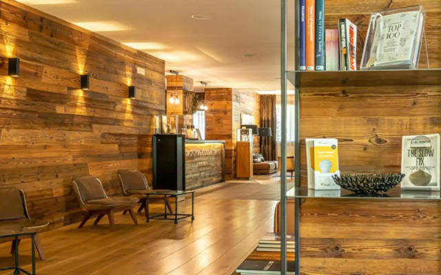 Montana Lodge & Spa, by R Collection Hotels