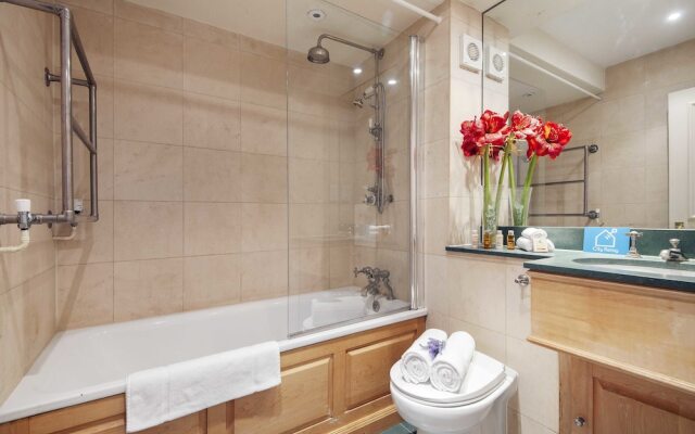 The Gloucester Road Deluxe - JML