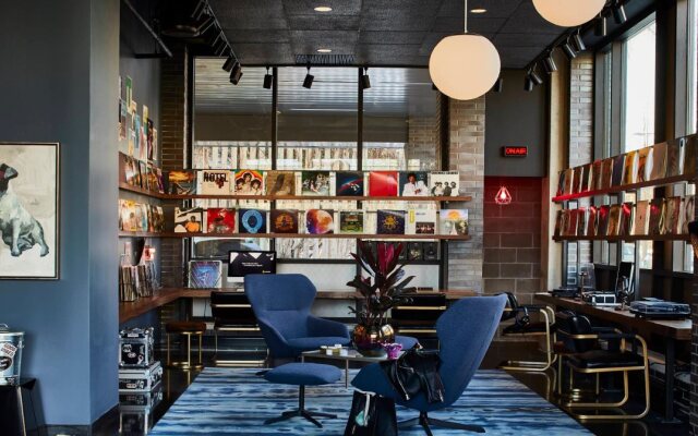 MOXY Minneapolis Uptown