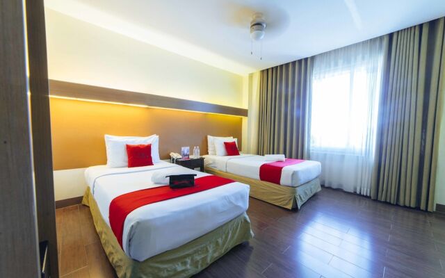 RedDoorz Premium @ The Ritz Garden Oases