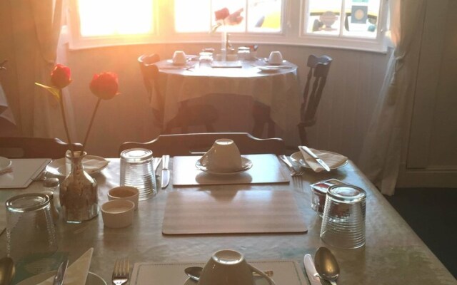 Whitecliff Guesthouse