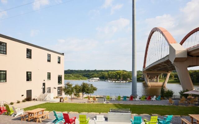 The Confluence Hotel