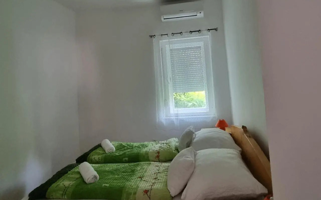 Emanház