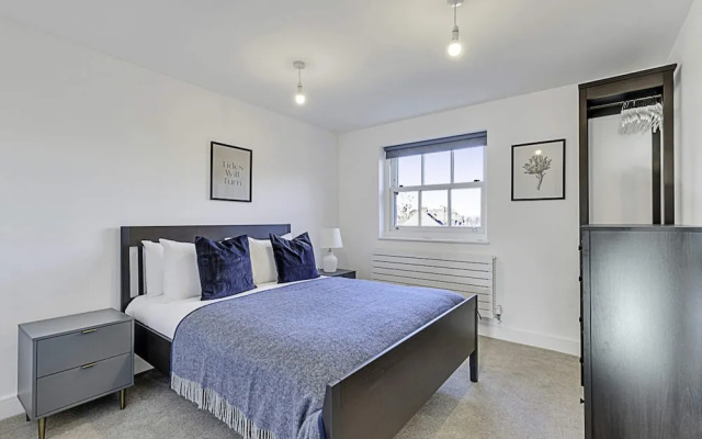 Chic Chiswick Apartment
