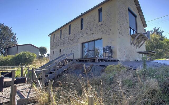 Inviting holiday home in Gourdon with terrace