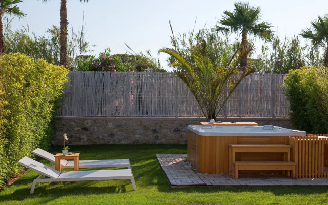 White Pearls Luxury Suites - Adults Only