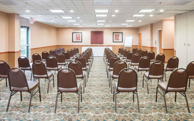 Best Western Plus St. Louis West - Chesterfield