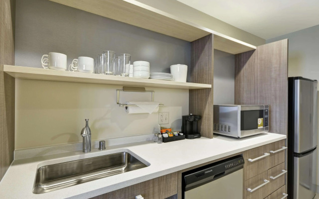 Home2 Suites by Hilton Plymouth, MN