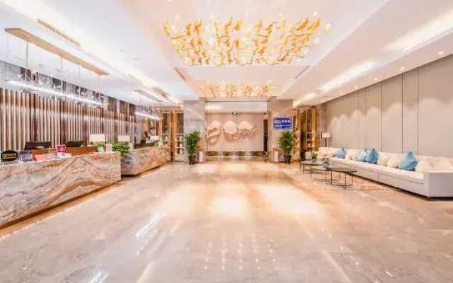 EARL FAMILY  Hotel