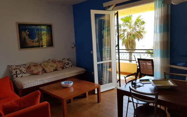 Corfu Glyfada Beachfront Apartment 7