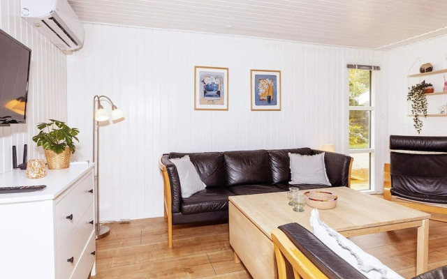 6 Person Holiday Home in Hals
