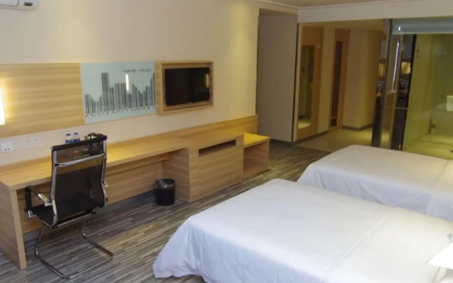 Poltton International Apartment Luohe