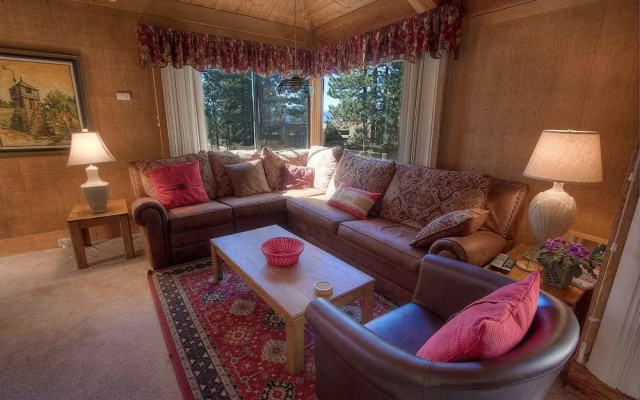 Chimney Rock Condo by Lake Tahoe Accommodations