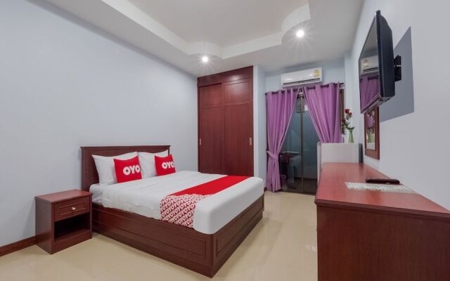 OYO 1087 Udom Khomkham Apartment