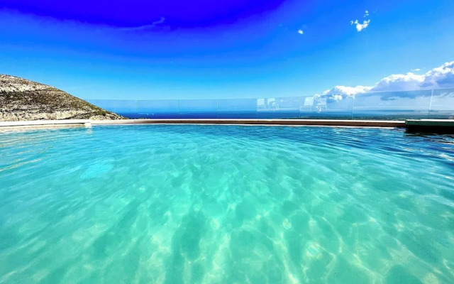 Prestigious Villa Olimpo With Pool And Sea View