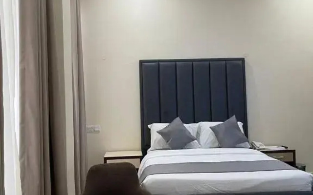 De Silver Green Luxury Hotel