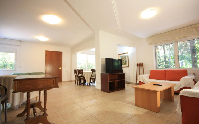 Park View Apartment with Garden 120m