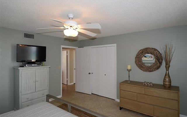 Shoreline Towers 1046 3 Bedroom Condo