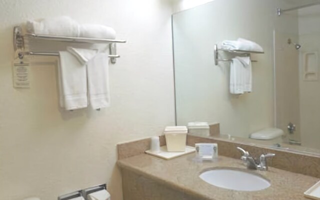 Consulate Hotel Airport/Sea World San Diego Area