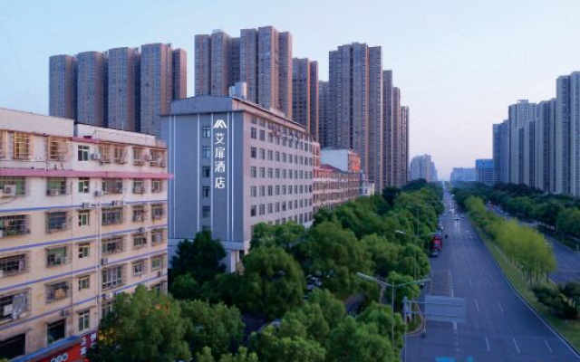 Elan Hotel