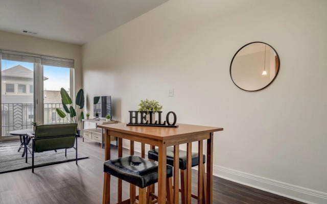 FRONTDESK The Maxwell Apts Downtown Indianapolis