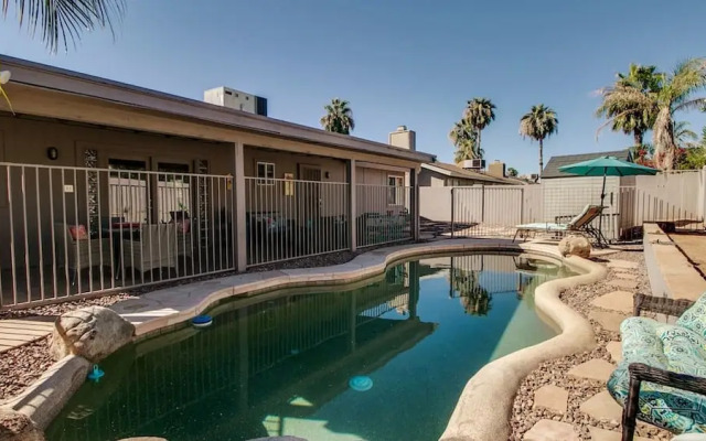 Scottsdale Kierland 3 Bdrm With Sparkling Pool!