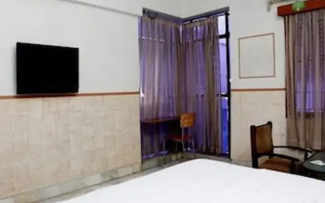 Iroomz Ashoka Comforts