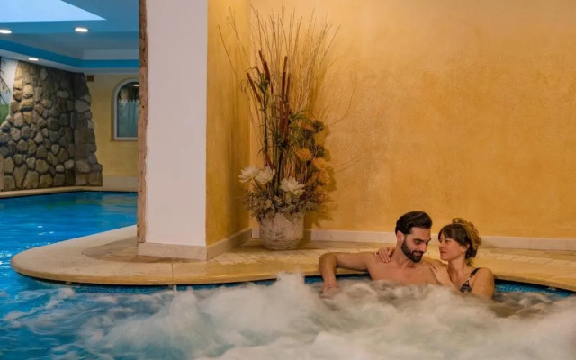 Albergo Dimaro Wellness & Family Hotel