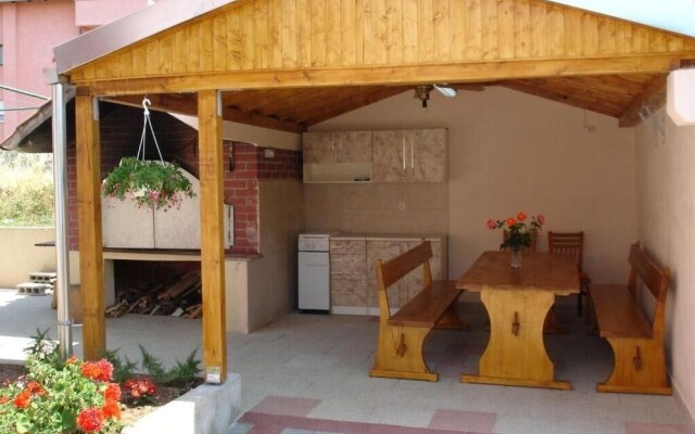 Apartments 150m from beach with parking