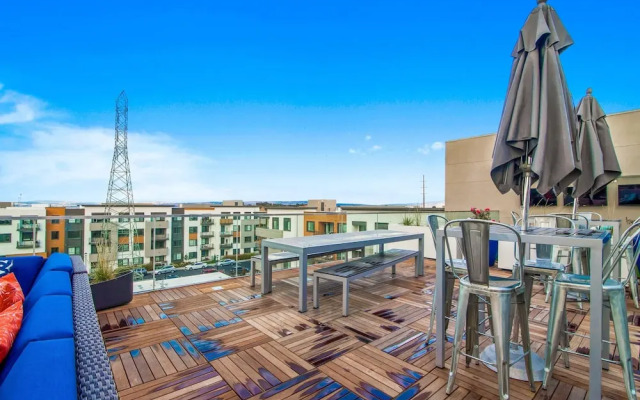 Global Luxury Suites in Menlo Park