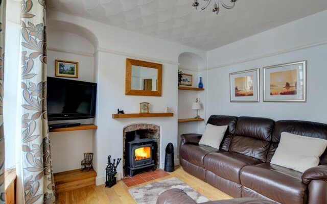 Nice Holiday Home in the Beautiful, Hilly Looe, Near the Sandy Beach