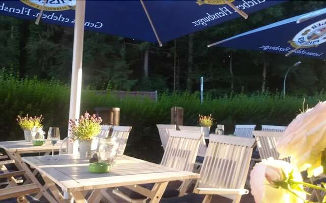 Basalt Hotel Restaurant Lounge