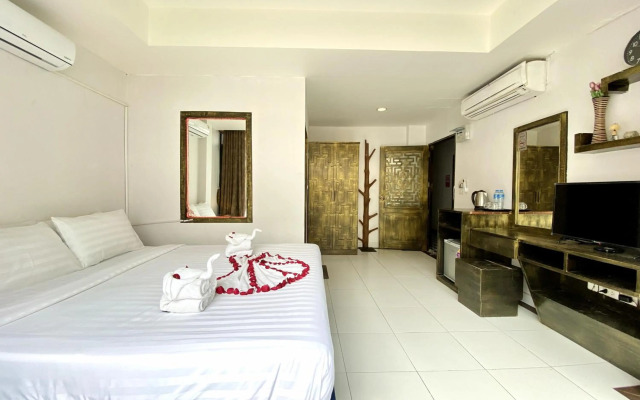 Long Beach Hotel Patong