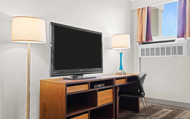 Super 8 by Wyndham Thunder Bay