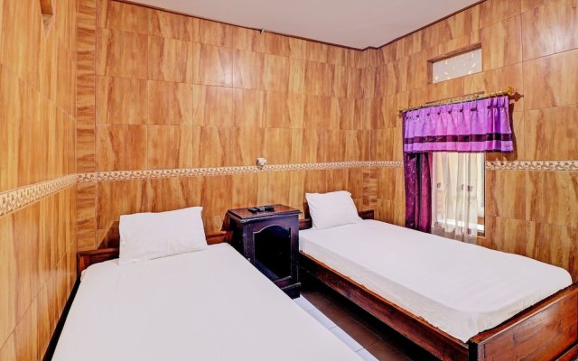 SPOT ON 92028 Hotel Surya Near Pelabuhan Gilimanuk